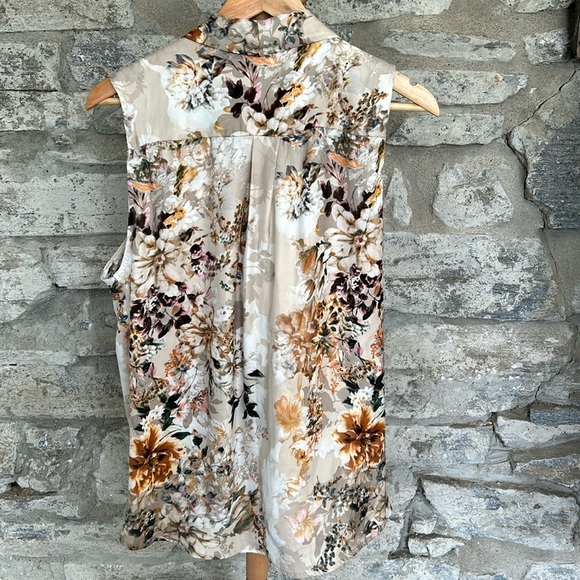 Faux Wrap Floral Top - Picture 2 of 9